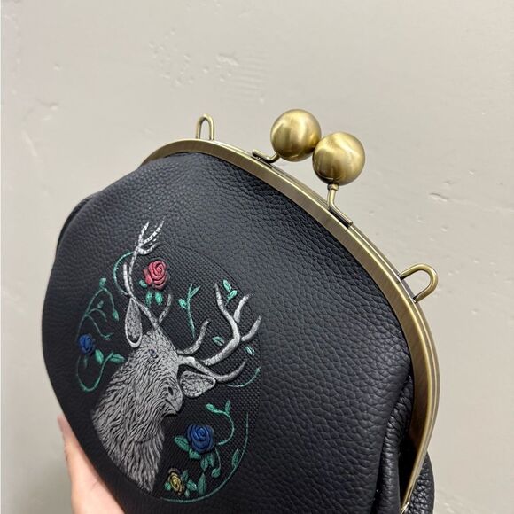 Hand-Tooled & Deer Texture Cowhide Handmade Kisslock Round Bag, Multi Use Style - Picture 12 of 16